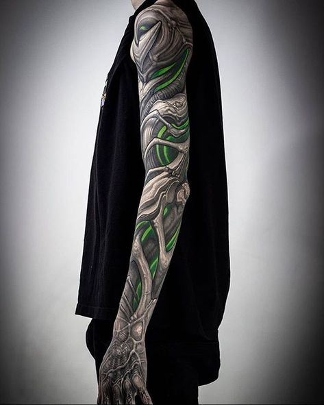 Instagram Biomech Tattoo, Biomechanical Tattoo Design, Trippy Tattoo, Bio Organic Tattoo, Full Sleeves Design, Organic Tattoo, Mechanic Tattoo, Armor Tattoo, Biomechanical Tattoo