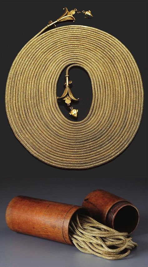 ndonesia ~ East Sumba | Ceremonial woven chains with container (kanatar); gold, bamboo | 20th century || Source: 'Gold Jewellery of the Indonesian Archipelago', page 150/151 Oversized Necklace, Indonesian Art, Metalwork Jewelry, Woven Chain, Necklace Collection, Luxury Diamonds, Ancient Jewelry, Ancient Artifacts, Ethnic Jewelry