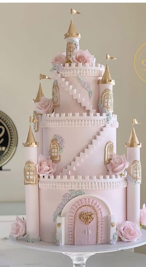 Brithday Themes For Girl, Royal Princess Birthday Cake, Disney Castle Birthday Cake, Purple Castle Cake, Castle Cakes For Girls Birthday, Princess Cakes Ideas Girl Birthday, Castle Cake Design, Castle Birthday Theme, Pink Princess Birthday Cake