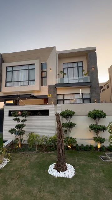 Pakistani House Design, House Design Pakistan, Pakistani House, Islamic House, Pakistan House, Big Beautiful Houses, Pakistan Home, Property Brother, Interior Design Gallery