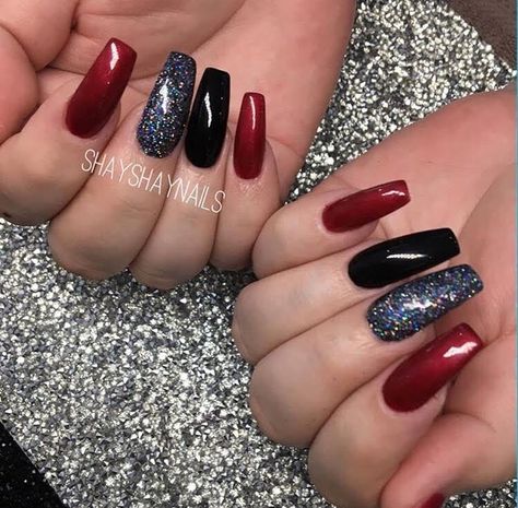 Elegant Vegas Nails, Black And Garnet Nails, Red Nail Designs Fall, Red Nails Glitter, Purple Acrylic Nails, Halloween Acrylic Nails, Sassy Nails, Fancy Nails Designs, Simple Gel Nails