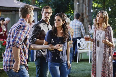 Barbeque Outfit, Zoe And Wade, Rachel Bilson Style, Zoe Hart, Wilson Bethel, Jaime King, Hart Of Dixie, Superman Lois, Rachel Bilson