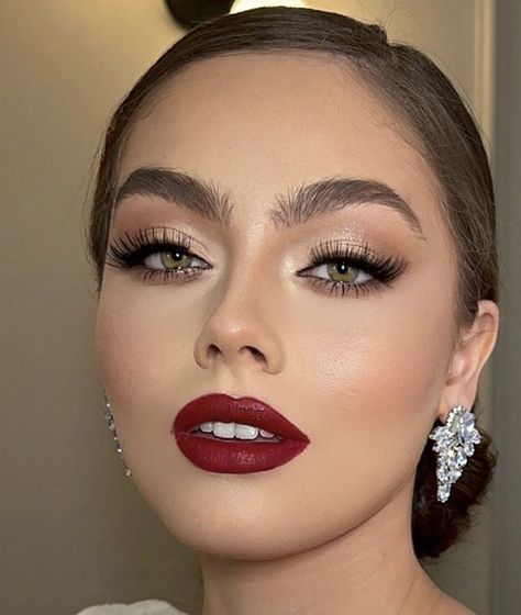 Formal Makeup Looks With Red Lips, Natural Look With Red Lips, Dark Red Lip Wedding Makeup, Soft Makeup For Red Dress, Natural Bridal Makeup With Red Lips, Red Evening Dress Makeup, Makeup Ideas For Events, Wedding Makeup Burgundy Lips, Natural Makeup For Red Dress