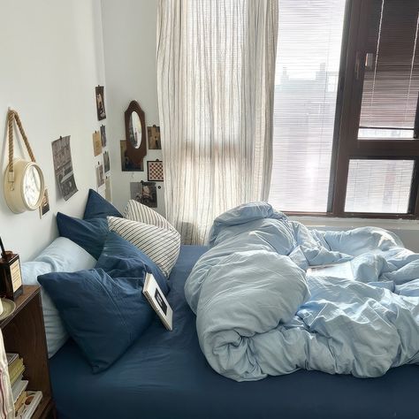 Ocean themed aesthetic bedding duvet cover set in shades of blue. Will be a perfect match for beachy aesthetics, minimalist rooms and sailing inspired bedrooms. Material: Polyester blend Inner/Comforter/Pillows not included. See package configuration and sizes below: Flat Sheet Configuration: Single: 1x Duvet Cover: 59x79in (150x200cm)1x Flat Sheet: 63x90in (160x230cm) 1x Pillow Case: 19x29in (48x74cm) Twin : 1x Duvet Cover: 59x79in (150x200cm)1x Flat Sheet: 71x90in (180x230cm) 2x Pillow Case: 1 Blue Theme Room, White And Blue Room Aesthetic, Blue Bedsheet, Blue Sheets Bedroom, Bed Inspiration, Ocean Theme Bedroom, Room Inspo Blue, Pillows On Bed, Blue Aesthetic Bedroom