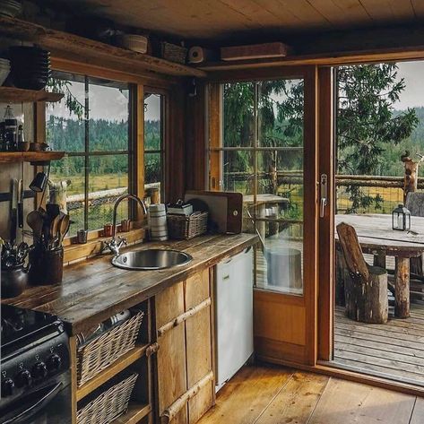 Cabin Interiors, Cabin Kitchens, Cabin Living, Little Cabin, Cabin Life, House Goals, Cabin Homes, Cabins In The Woods, Design Case