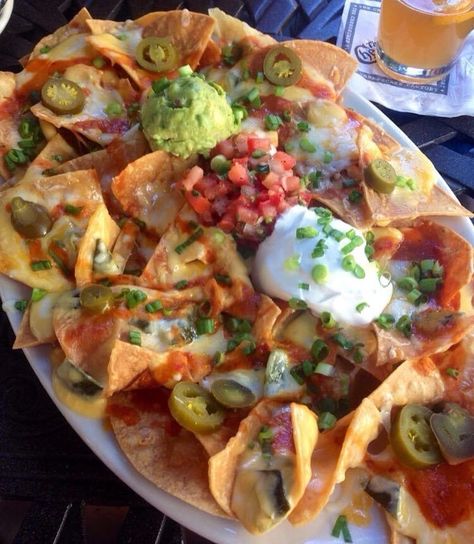 nachos Extreme Food, Food Goals, Food Is Fuel, Food Obsession, Bagels, Beautiful Food, Eating Habits, Pretty Food, Hi There