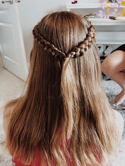 Half Plaited Hairstyles, Braiding Half Up Half Down, Plaits Half Up Half Down, Half Up Half Down Hair Plait, Prom Hairstyles Half Up Half Down Straight Hair, Braids Into Half Up Half Down, Plait Half Up Half Down, French Plait Hairstyles Half Up, Dutch Braids Half Up Half Down