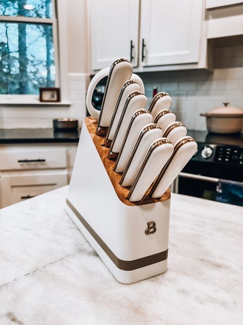 Beautiful By Drew Barrymore, Utensils Drawing, Christmas Decor Kitchen, Kitchen Essentials List, Target Fashion, Dresses Vacation, Best Kitchen Knives, Blogger Home, Kitchen Finds