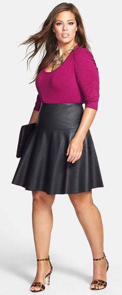 Flattering Skirts for Big Hips and Thighs (Ashley Graham) Ashley Graham Style, Plus Zise, Elisabeth Shue, Look Plus Size, Skirt Plus Size, Elizabeth Hurley, Shirred Dress, Michelle Rodriguez, Farrah Fawcett