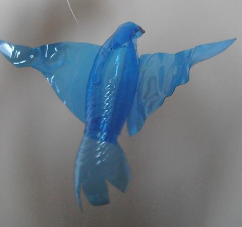 From Bottle To Bird  •  Make a recycled model in under 20 minutes Animal Craft Ideas, Diy Recycled Projects, Empty Plastic Bottles, Reuse Plastic Bottles, Animal Craft, Plastic Bottle Art, Diy Plastic Bottle, Plastic Recycling, Recycled Art Projects