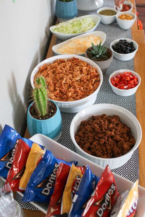 Taco In A Bag Bar, Walking Taco Bar Set Up Ideas, Taco Bar At A Wedding, Walking Tacos Party Ideas, Kids Taco Bar, Taco In A Bag Bar Party Ideas, Taco Bar Birthday Party Kids, Taco Bar Grad Party, Outdoor Taco Bar