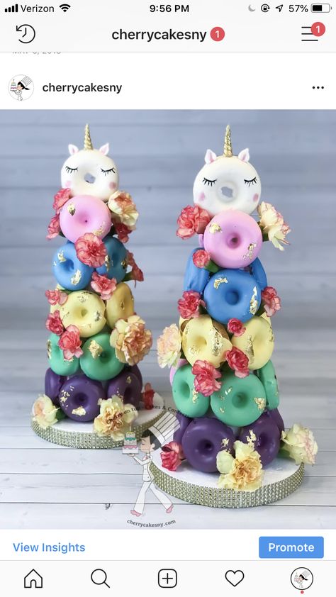 Unicorn Donut Cake, Donut Birthday Cake, Donut Tower, Donut Decorating Ideas, Donut Flavors, Train Birthday Cake, Easy Donuts, Fried Donuts, Rose Cookies