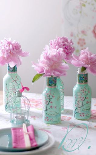 Peonies in Arizona Tea bottles...cute for an aqua/pink party. Sakura Party, Japan Party, Cherry Blossom Party, Japanese Party, Asian Party, Bohol, Pink Parties, Japanese Tea, Iced Tea