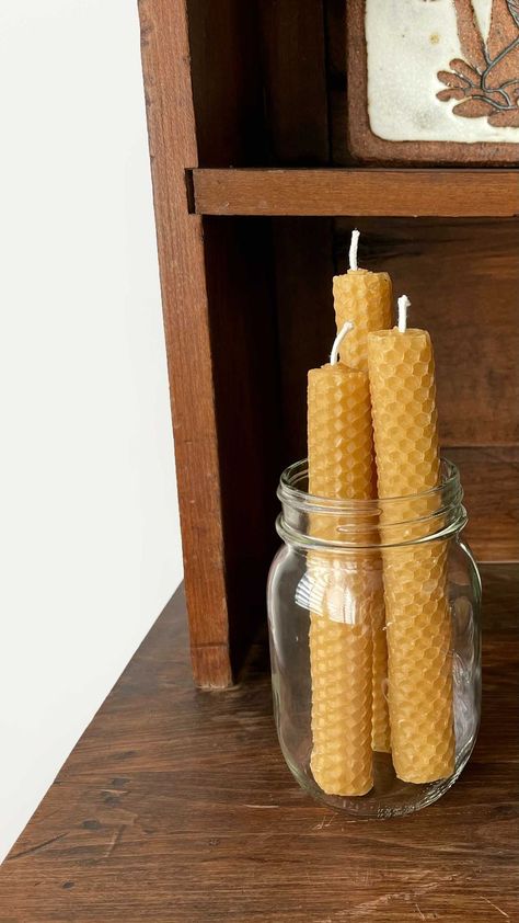 Christmas Beeswax Candles, Bee Aesthetic, Rolled Beeswax Candles, Beeswax Candles Diy, Rolled Candles, Bee Wax Candles, Long Candles, Beeswax Tapers, Spell Candles