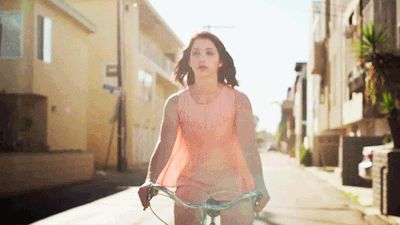 Emily Rudd, Writer Inspiration, Johnnie Walker, Gif Hunt, Mad Men, One Direction, Fangirl, Open Shoulder Tops, Gif