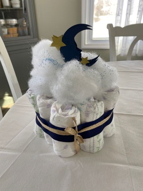 Moon Centerpiece Ideas, Outer Space Baby Shower, Moon Stars Baby Shower, Diy Baby Shower Centerpieces, Stars Baby Shower, Diy Moon, Star Baby Shower Theme, Star Centerpieces, Boy Baby Shower Centerpieces