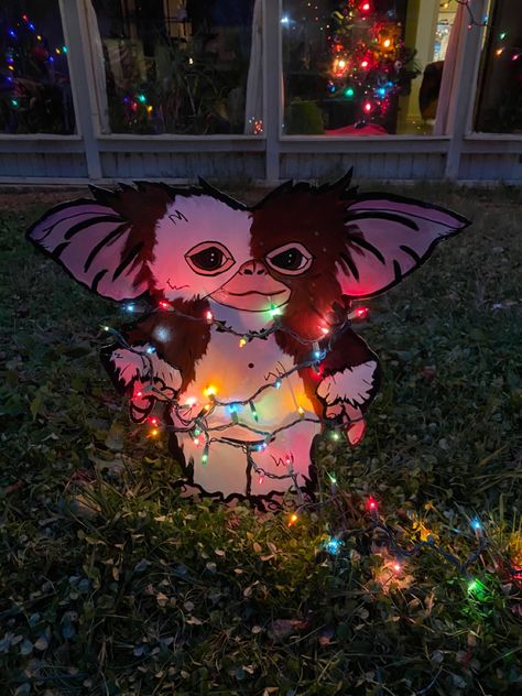 Made some gremlins for the roof and yard this year Gremlin Decorations, Gremlin Christmas Decorations, Gremlins Halloween Decor, Gremlins Party Decorations, Gremlin Themed Party, Gremlins Party Ideas, Gremlins Christmas Decorations, Gremlins Birthday Party, Gremlins Party