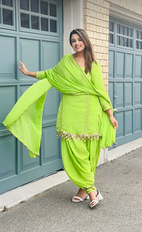 Bridal Suits Punjabi, Manpreet Kaur, Patiyala Dress, Parrot Green, Patiala Salwar, Suits Design, Punjabi Suit, Embroidery Suits Design, Ethnic Dress