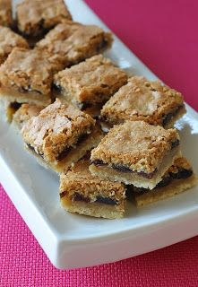 Raisin Butter Tarts, Raisin Squares Recipe, Raisin Squares, Butter Tarts Recipe, Hot Cross Buns Recipe Easy, Butter Tart Squares, Fun Food Ideas, Easy Tart Recipes, Finger Food Desserts