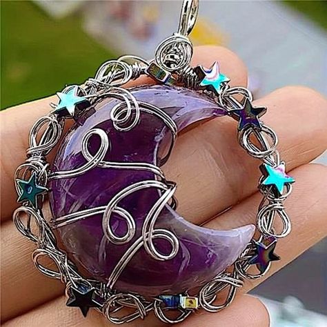 Please Read! This Item Is A Fixed Price Item, Meaning No Counteroffers Will Be Accepted. If You Love This Product Please Purchase At The Asking Price Listed. Thanks! Product Details: - Materials: Zinc Alloy/Amethyst Stone - Theme: Celestial - Color: Purple - Adjustable - Size: Please See Attached Picture For Your Reference. Note That The Picutre Shows A Green Necklace. That Is Just A Stock Photo For Measurment Purposes Only. This Listing Is For A Purple Necklace As Shown In The First Picture. Br Purple Amulet, Lampwork Glass Pendants, Star Crystal, Hippie Style Clothing, Wood Bead Necklace, Purple Necklace, Mother Of Pearl Necklace, Brooch Necklace, Green Necklace