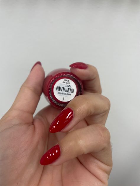 Opi Big Apple Red Dip, Red Apple Nails, Opi Big Apple Red Gel, Opi Red Nails, Big Apple Red Nails, Candy Apple Red Nails, Big Apple Red Opi, Apple Red Nails, Opi Big Apple Red