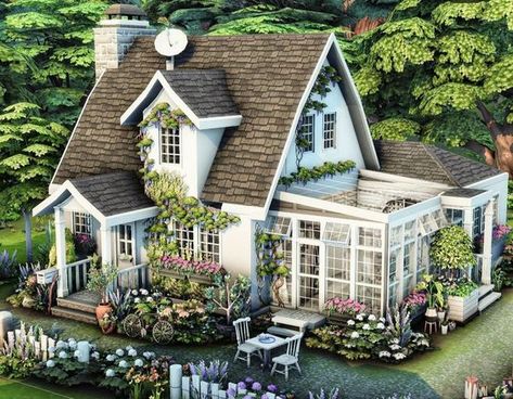 Cottage Core House Layout, Cottage Core Sims 4, Sims 4 Houses Layout Floor Plans, Sims Cottage, Types Of Houses Styles, Blocksburg House, Bloxburg Cottage, Sims 4 Cottage, Sims 4 Houses Layout