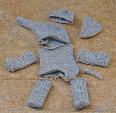 sock elephant pattern Sock Elephant, Diy Sock Toys, Sock Monster, Sock Snowman, Cardboard Toys, Sock Doll, Sock Dolls, Sock Toys, Diy Socks