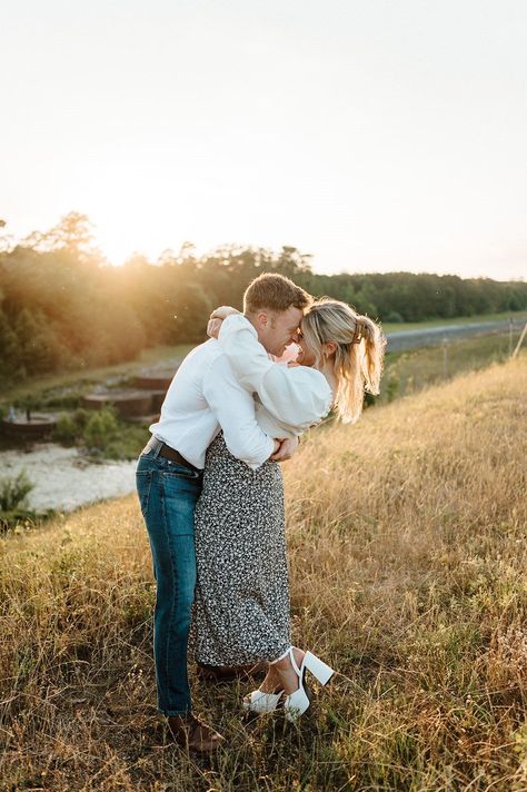 Playful and Candid Fall Field Engagement Shoot Ideas | Abby & Nick’s playful field engagement pictures turned out so beautiful! Come and see romantic couples photography, neutral aesthetic engagement, fall engagement announcement ideas and engagement pics in a field. Book Grace for your adventure engagement photos or romantic engagement session at ellenbergco.com! Engagement Photos Earth Tones, Fall Farm Engagement Photos, Engagement Photos September, Fall Field Engagement Photos, Engagement Photos Playful, Couple Photos Outfits, Playful Engagement Photos, Couples Fall Photoshoot Picture Ideas, Fall Engagement Pics