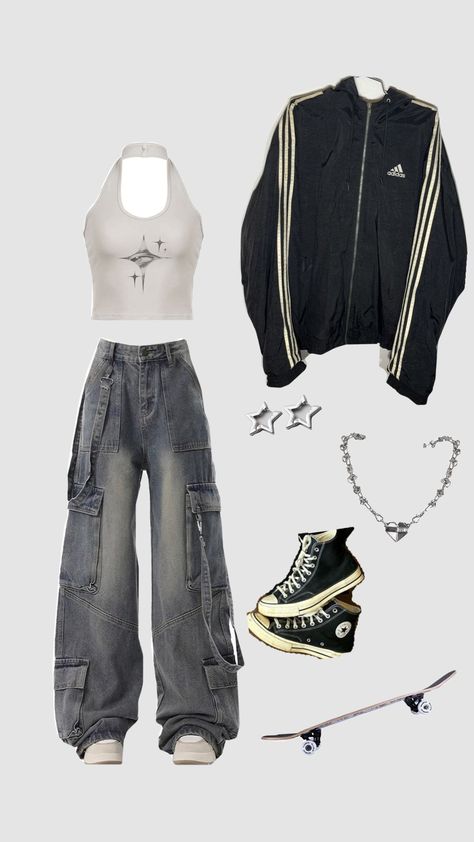 #y2k #outfit Woman Y2k Outfit, Y2k Outfit Ideas Black Women, Y2k Techno Outfit, Me Core Outfit, Y2k Girls Outfits, Sporty Y2k Aesthetic, Ytk Fashion Outfits, Bikercore Outfit, Y2k Outfits Girl