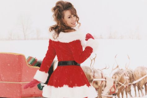 Mariah Carey Christmas Aesthetic, Mariah Carey Merry Christmas, Hollywood Glamour Aesthetic, Mariah Carey Christmas, Mariah Carey Pictures, Mariah Carey 90s, Sharon Jones, Best Christmas Songs, Tegan And Sara