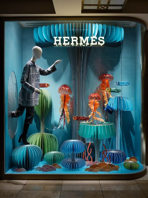 marine mirage – mischer’traxler studio Hermes Window, Display Visual Merchandising, Summer Window Display, Vitrine Design, Fashion Window Display, Window Display Retail, Summer Window, Decoration Vitrine, Visual Merchandising Displays