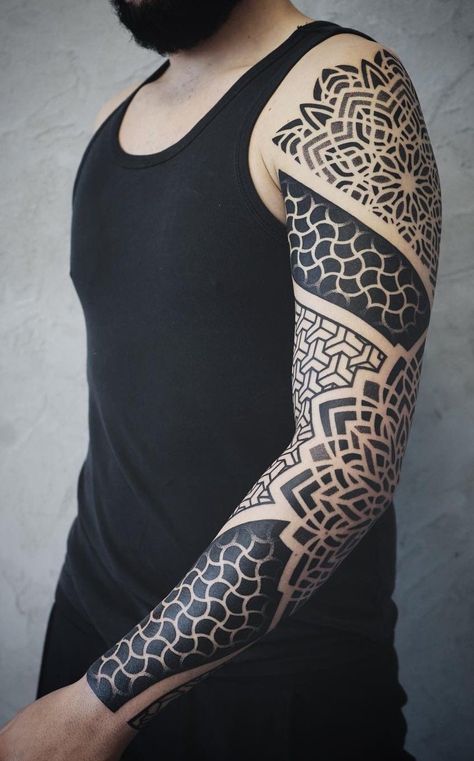 Geometric Tattoos, Dr Woo, Geometric Inspiration, Dot Tattoos, Quality Tattoo, Female Artist, Geometric Animals, Less Is More, Tattoo Studio