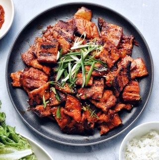 Pork Belly Marinade, Gochujang Pork, Spicy Pork Belly, Pork Bulgogi Recipe, Korean Pork Belly, Bbq At Home, Pork Bulgogi, Easy Bbq Recipes, Korean Pork