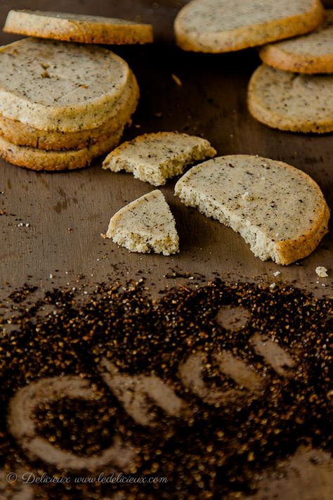 Chai Shortbread cookies recipe. [I'm going to try this even though I'm a little confused on the chai tea leaves, since chai is basically a black tea with spices added. It is not a specific kind of tea leaf called chai. Maybe they mean the whole blend of tea leaves and spices. ] Chai Shortbread, Chai Cookies, Shortbread Cookies Recipe, Hp Sauce, Different Types Of Tea, Recipes Baking, Shortbread Cookie Recipe, Tea Cookies, Types Of Tea