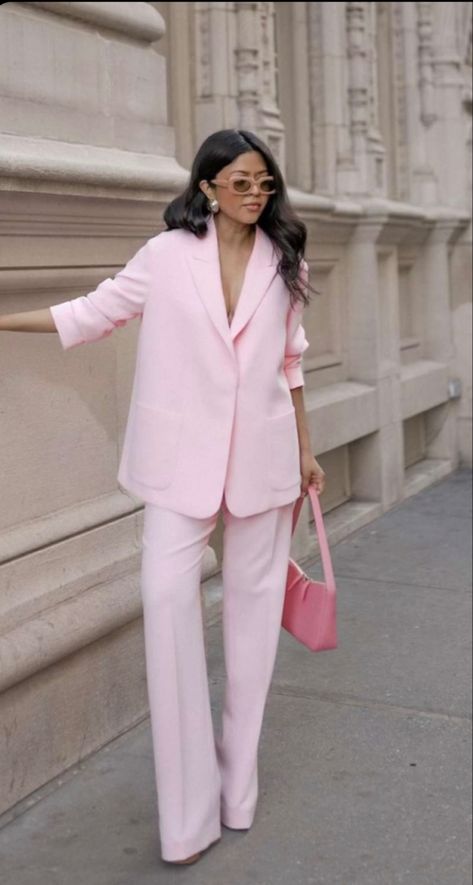 Light Colors Outfit, Pink Monochromatic Outfit, Styling Sunglasses, Pink Blazer Outfit, Pink Linen Pants, Pink Pants Outfit, Pastel Outfits, Spring Fashions, Summer Office Outfits