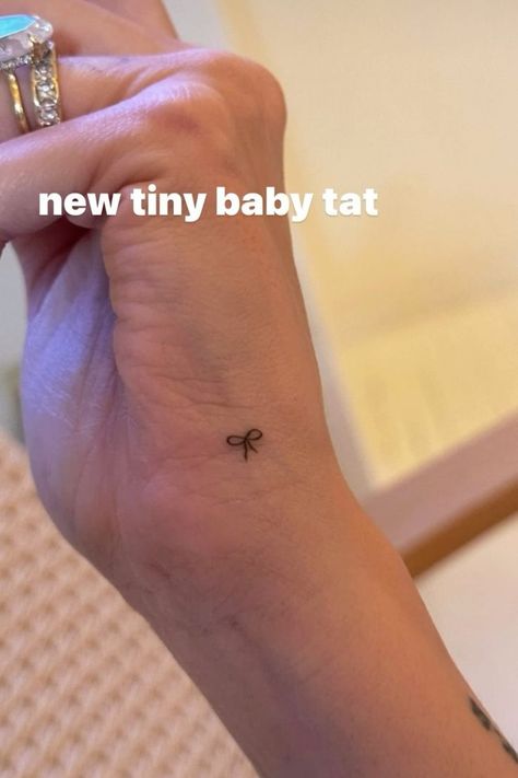 Tiny Tattoo, Tatting, Hailey Bieber Tattoo, Tattoo Bow, Bieber Selena, Bow Tattoo, Style Nails, Coquette Pink, Hailey Bieber