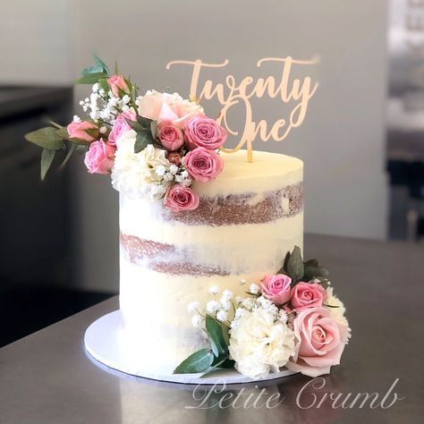 Birthday Cakes For Women With Flowers, One Tier Birthday Cake For Women, Cakes With Real Flowers Birthday, Floral 18th Birthday Cake, Simple Cakes With Flowers, Cake Designs Birthday Flowers, Simple Birthday Cake With Flowers, Floral Cake Designs Birthday Women, Flower Birthday Cakes For Women