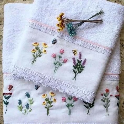 Towel Embroidery Designs, 100 Crochet Stitches, Embroidery Stitches Beginner, Cushion Embroidery, Xstitch Patterns, Towel Embroidery, Hand Embroidery Patterns Flowers, Embroidery Book, Pola Sulam