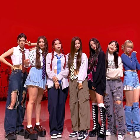 nmixx lq icon kpop girl group gg layout low quality selca ot7 7 Member Girl Group, Low Quality, Black Pearl, Kpop Girl Groups, Kpop Girls, Girl Group, Capri Pants, Layout, Pants