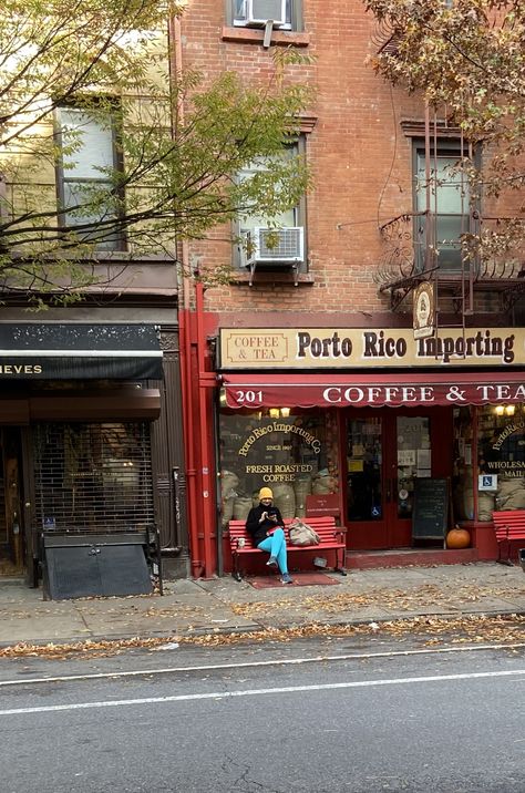 Bleeker Street Nyc, Greenwich Village Nyc, West Village Nyc, Fit Board, New York City Aesthetic, Nyc Fall, Autumn In New York, Nyc Aesthetic, Porto Rico