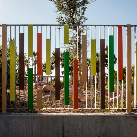 Park In Mediterraneo Avenue - Picture gallery 25 School Gates Design, School Fence Design, Playground Fencing, Playground Fence, School Fence, Outdoor Gallery, Architecture Site Plan, Park Entrance, Front Wall Design