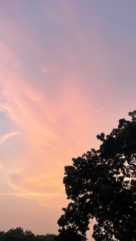 Nature, Red Clouds Aesthetic, Red Sky Aesthetic, Red Skies Aesthetic, Evening Scenery, Evening Clouds, Red Cloud, Cloud Lights, Red Lights