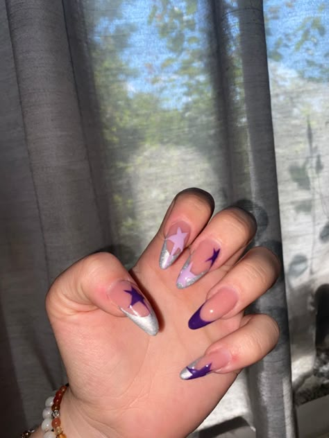 Guts Tour Nail Ideas, Olivia Rodrigo Inspired Nails, Olivia Nails, Olivia Rodrigo Nails, Makeup Carnaval, Purple And Silver Nails, Stars Nails, Dark Purple Nails, Concert Nails