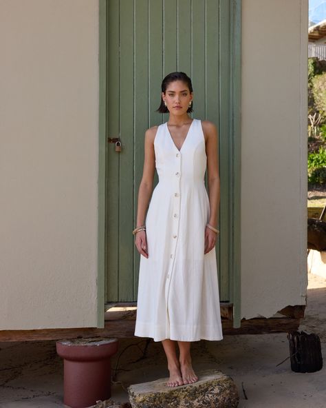 A simple but classic ☁️ The Haze Midi Dress by Staple The Label Shop in store & online Gilda Dress, Layered Jewellery, Australia Style, Paradise Dress, Classic White Dress, White Linen Dress, Designer Maxi Dress, Essential Dress, Minimalist Chic