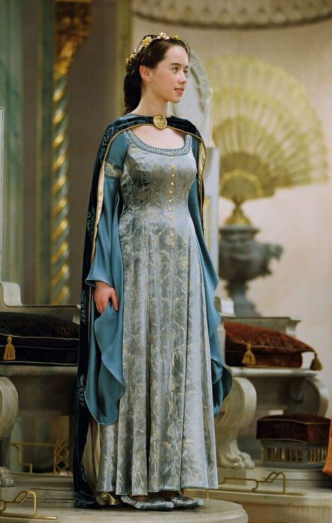 Narnia Dresses, Narnia Costumes, Narnia Movies, Susan Pevensie, Anna Popplewell, Prince Caspian, Chronicles Of Narnia, Medieval Clothing, Movie Costumes