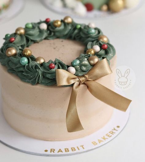 Winter Torte, Christmas Themed Cake, Christmas Cake Designs, Christmas Cake Decorations, Xmas Cake, Christmas Cakes, Christmas Cupcakes, Christmas Cooking, Holiday Cakes