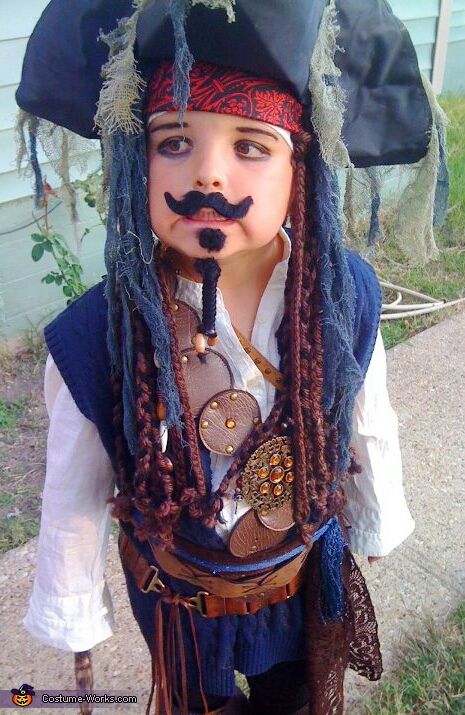 DIY boy Jack Sparrow costume Jack Sparrow Costume Diy, Diy Jack Sparrow Costume, Baby Parrot Costume, Diy Pirate Costume For Kids, Jack Sparrow Costume, Pirate Costume Kids, Pirate Costume Diy, Parrot Costume, The Imposter