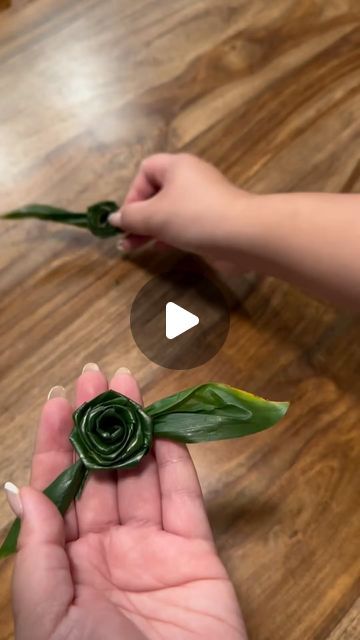 Ti Leaf, How To Make A Ribbon Rosette, Ti Leaf Lei, Graduation Leis Diy Ribbons, Wedding Lei, Graduation Leis Diy, Hawaiian Crafts, Ribbon Rosettes, Flower Lei