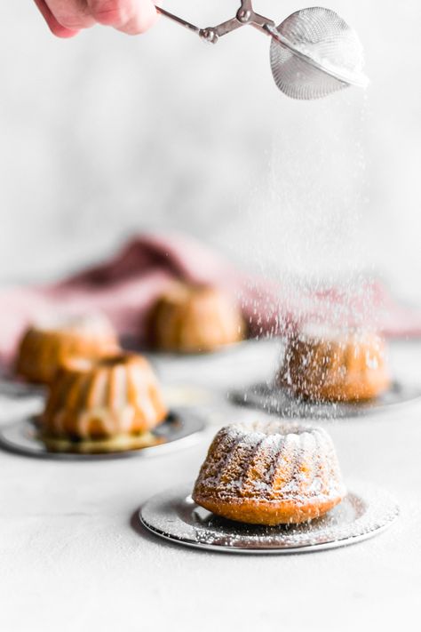 Magic Custard Cake Recipe, Cakes Photography, Magic Custard Cake, Butternut Squash Puree, Squash Puree, Mini Bundt, Cake House, Mini Bundt Cakes, Dessert Photography