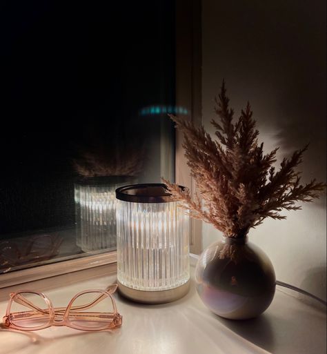 Found this cute little wax warmer that makes a great lamp in the evening while keeping my small apartment smelling great, so cute and practical. Small Apartment Lighting, Decorating Desk, Decor Small Apartment, Apartment Lighting, Small Apartment Decorating, Wax Warmer, Wax Warmers, Small Apartment, Small Apartments